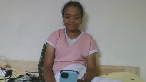 Snapshot of fetranialdy chatting on 05-10-26, 04:23 fetranialdy online show from 05-10-26, 04:23