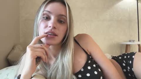 Lisa online show from 09-26-25, 08:51