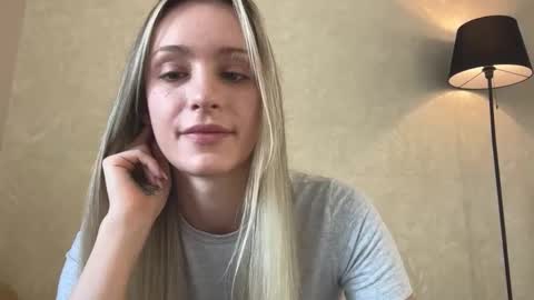 Lisa online show from 09-27-25, 05:01