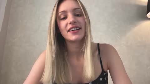 Lisa online show from 11-17-25, 07:14