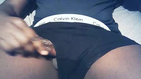 Snapshot of ffllvv chatting on 11-27-25, 01:35 bbbbCock online show from 11-27-25, 01:35