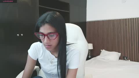 Freyja  online show from 04-04-26, 06:27