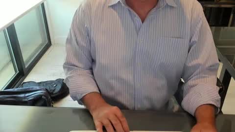 Snapshot of fhetzl chatting on 09-29-25, 10:25 fhetzl online show from 09-29-25, 10:25