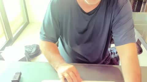 Snapshot of fhetzl chatting on 09-30-25, 03:17 fhetzl online show from 09-30-25, 03:17