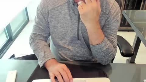 Snapshot of fhetzl chatting on 10-06-25, 12:19 fhetzl online show from 10-06-25, 12:19