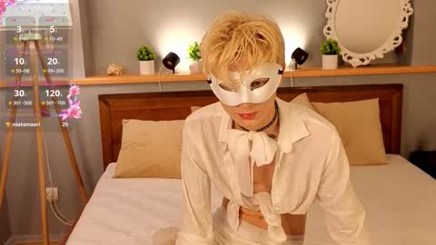 Snapshot of fiachand chatting on 09-11-25, 12:22 Thomas online show from 09-11-25, 12:22