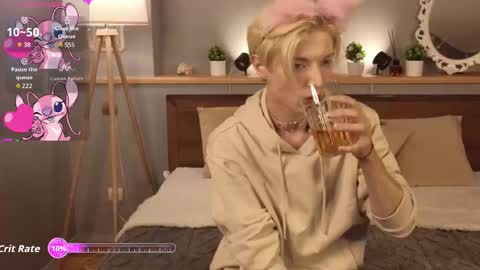 Snapshot of fiachand chatting on 09-14-25, 07:57 Thomas online show from 09-14-25, 07:57