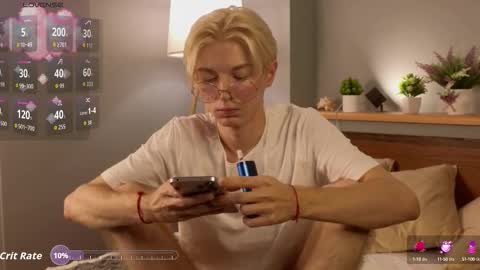 Snapshot of fiachand chatting on 09-25-25, 10:13 Thomas online show from 09-25-25, 10:13