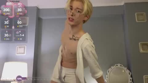 Snapshot of fiachand chatting on 10-08-25, 07:44 Thomas online show from 10-08-25, 07:44