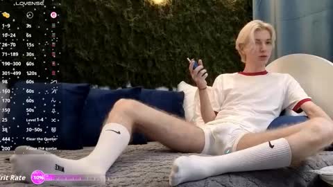 Snapshot of fiachand chatting on 12-02-25, 07:53 Thomas online show from 12-02-25, 07:53