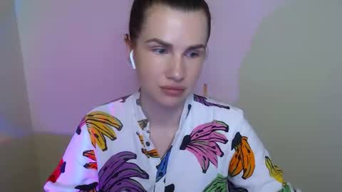 Snapshot of fialin_ chatting on 07-02-26, 10:21 Mia online show from 07-02-26, 10:21