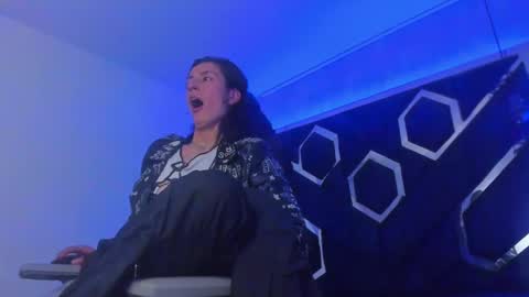   online show from 03-05-25, 03:07