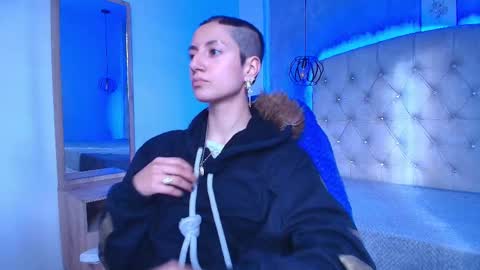   online show from 11-25-25, 12:05