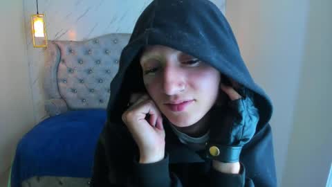   online show from 05-22-26, 07:52
