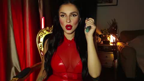Snapshot of fiercehuntress chatting on 10-12-25, 11:04 Goddess Katerina online show from 10-12-25, 11:04