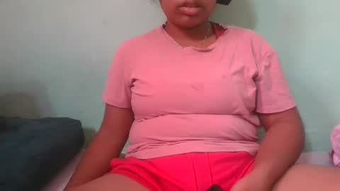 Snapshot of fifaalydia chatting on 10-18-25, 11:00 fifaalydia online show from 10-18-25, 11:00