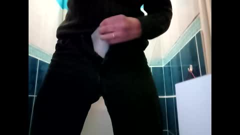 Snapshot of fifi010203 chatting on 01-14-26, 03:50 fifi010203 online show from 01-14-26, 03:50