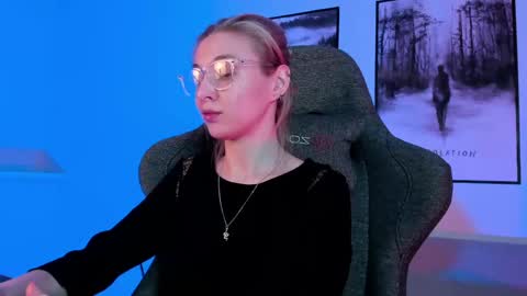 cap and Lana  online show from 03-06-25, 05:46