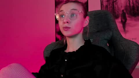 cap and Lana  online show from 03-07-25, 02:15