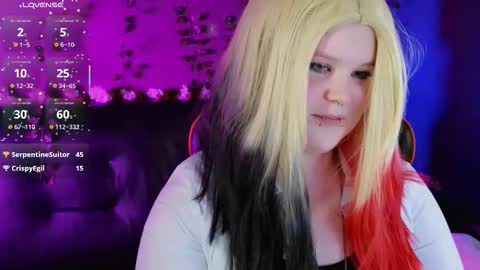 Snapshot of fillisfire chatting on 10-08-25, 04:37 - online show from 10-08-25, 04:37