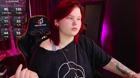 Snapshot of fillisfire chatting on 11-11-25, 03:45 - online show from 11-11-25, 03:45