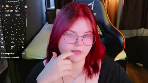 Snapshot of fillisfire chatting on 02-07-26, 10:30 - online show from 02-07-26, 10:30