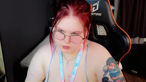 Snapshot of fillisfire chatting on 02-11-26, 04:01 - online show from 02-11-26, 04:01