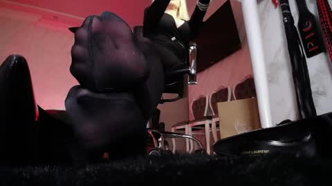 AlfaFemale online show from 04-10-26, 05:12