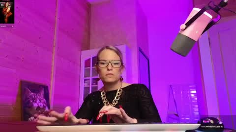 Lady online show from 04-18-26, 03:43