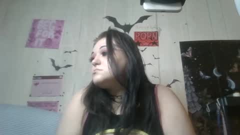 Snapshot of findommefoxi chatting on 10-04-25, 07:50 findommefoxi online show from 10-04-25, 07:50