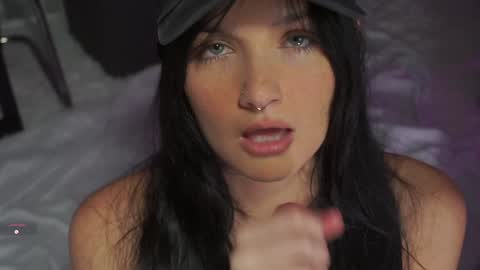 Snapshot of finleyfae chatting on 09-23-25, 05:05 finleyfae online show from 09-23-25, 05:05