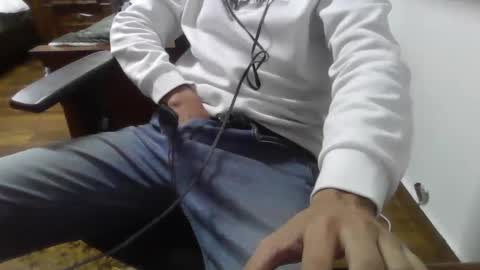 Snapshot of finn00441901094 chatting on 01-21-25, 03:32 finn online show from 01-21-25, 03:32