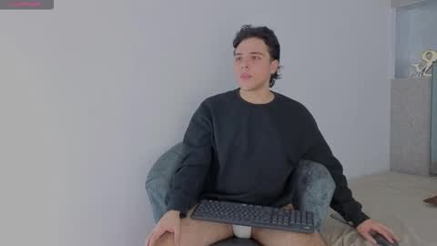 Snapshot of finn_anderson chatting on 03-19-26, 05:50 Mateo online show from 03-19-26, 05:50