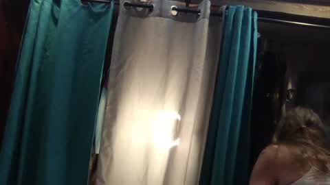 Snapshot of fionajamez chatting on 06-25-26, 08:41 J online show from 06-25-26, 08:41