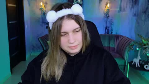 Snapshot of fioramarmoris chatting on 01-04-25, 11:11 fiora online show from 01-04-25, 11:11