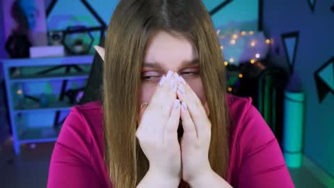 Snapshot of fioramarmoris chatting on 01-11-25, 12:29 fiora online show from 01-11-25, 12:29