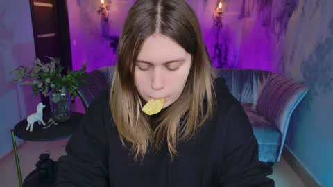 Snapshot of fioramarmoris chatting on 02-07-25, 09:58 fiora online show from 02-07-25, 09:58