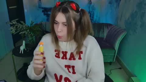 Snapshot of fioramarmoris chatting on 02-09-25, 08:11 fiora online show from 02-09-25, 08:11