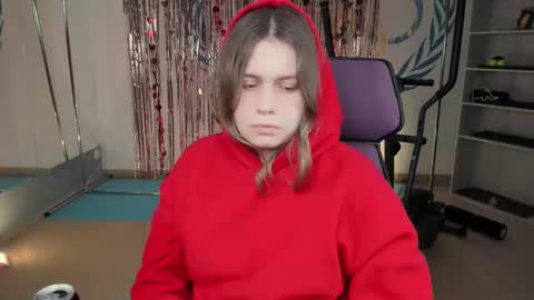 Snapshot of fioramarmoris chatting on 02-21-25, 02:48 fiora online show from 02-21-25, 02:48