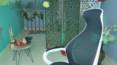 Snapshot of fioramarmoris chatting on 03-08-25, 11:16 fiora online show from 03-08-25, 11:16