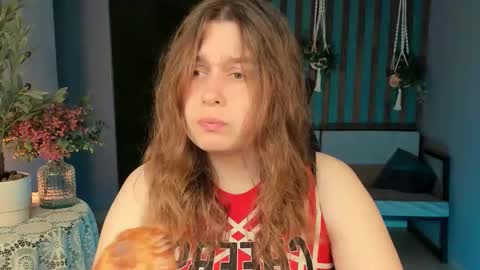 Snapshot of fioramarmoris chatting on 09-29-25, 05:23 fiora online show from 09-29-25, 05:23