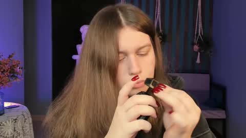 Snapshot of fioramarmoris chatting on 10-10-25, 09:41 fiora online show from 10-10-25, 09:41