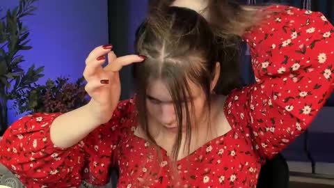 Snapshot of fioramarmoris chatting on 10-12-25, 05:28 fiora online show from 10-12-25, 05:28