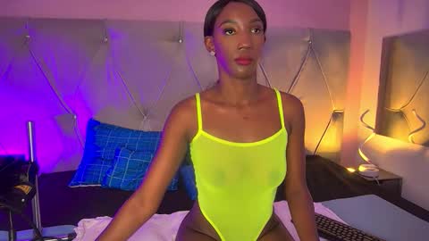 Snapshot of fiorelalenin chatting on 10-17-25, 04:09 Fiorela Lenin online show from 10-17-25, 04:09