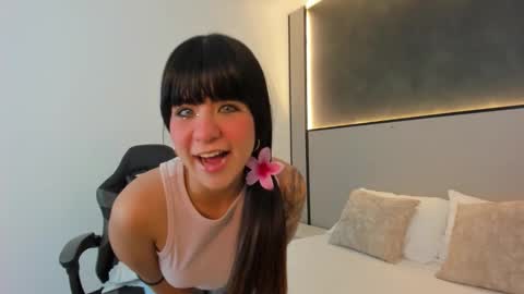 F I O R E L L A  online show from 11-25-25, 02:55