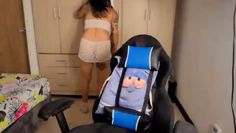 Snapshot of fiorella_up1 chatting on 07-03-26, 01:50 F I O R E L L A online show from 07-03-26, 01:50