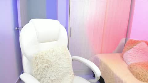 Snapshot of fiorellasantamaria chatting on 05-20-26, 12:06 fiore online show from 05-20-26, 12:06