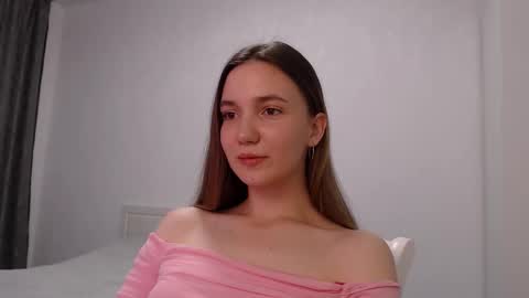 fireflies_fly_ online show from 11-10-25, 06:18