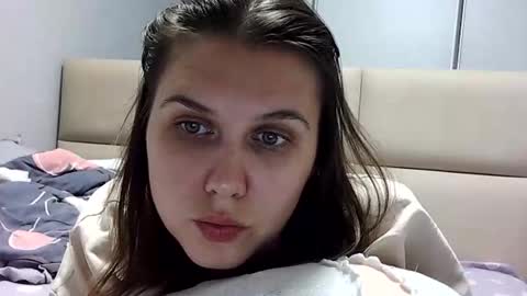 Snapshot of firststarsara chatting on 10-16-25, 07:04 Sara online show from 10-16-25, 07:04