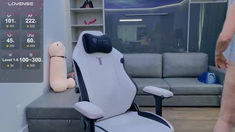 Snapshot of fitcougarcb chatting on 11-28-25, 03:14 Bianca online show from 11-28-25, 03:14